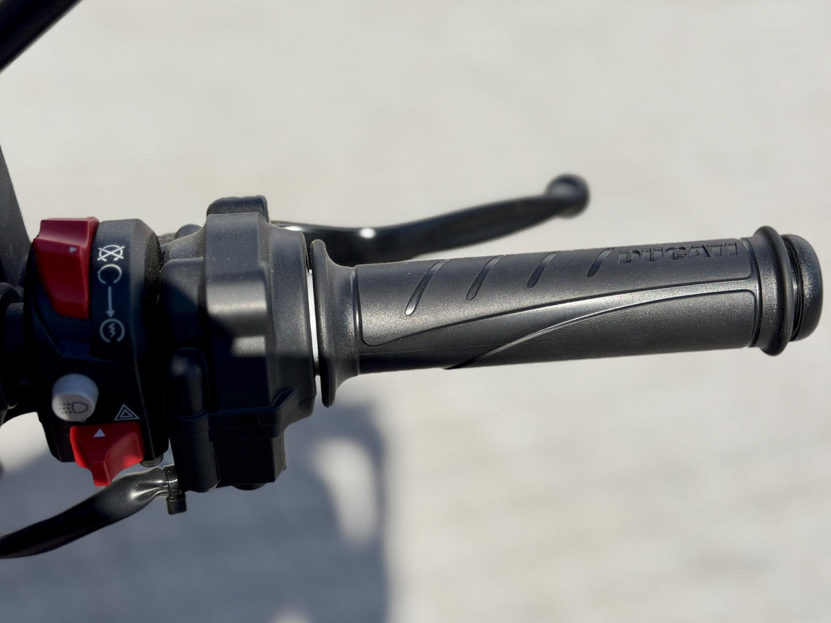 Ducati Scrambler Icon Van Orton 1/50