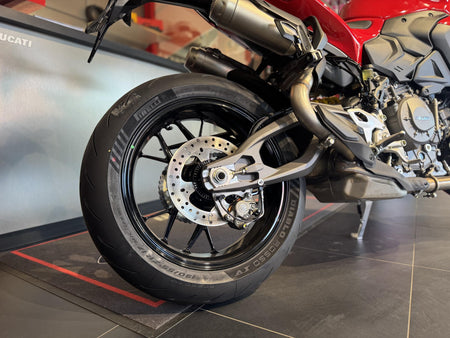 Ducati Streetfighter V2