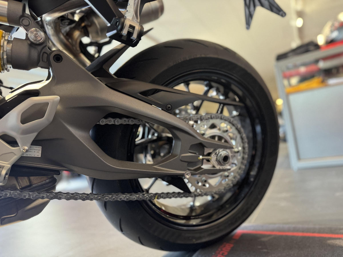 Ducati Streetfighter V2