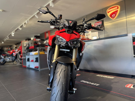 Ducati Streetfighter V2