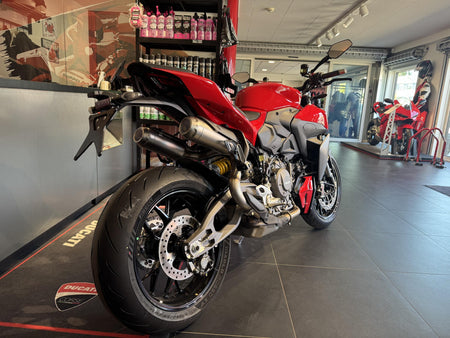 Ducati Streetfighter V2