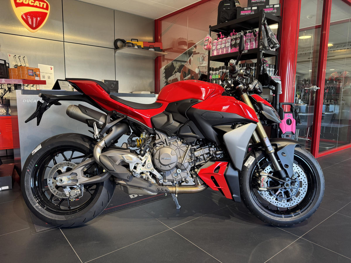 Ducati Streetfighter V2