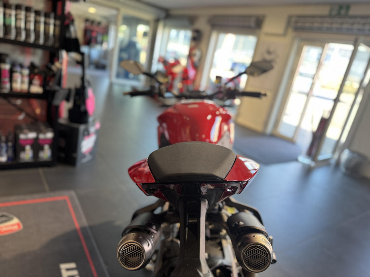 Ducati Streetfighter V2