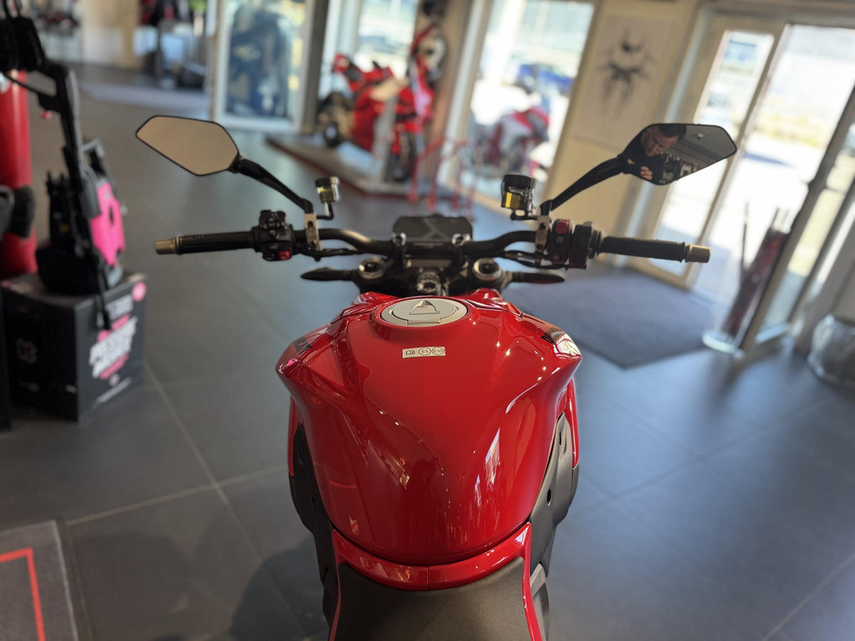 Ducati Streetfighter V2
