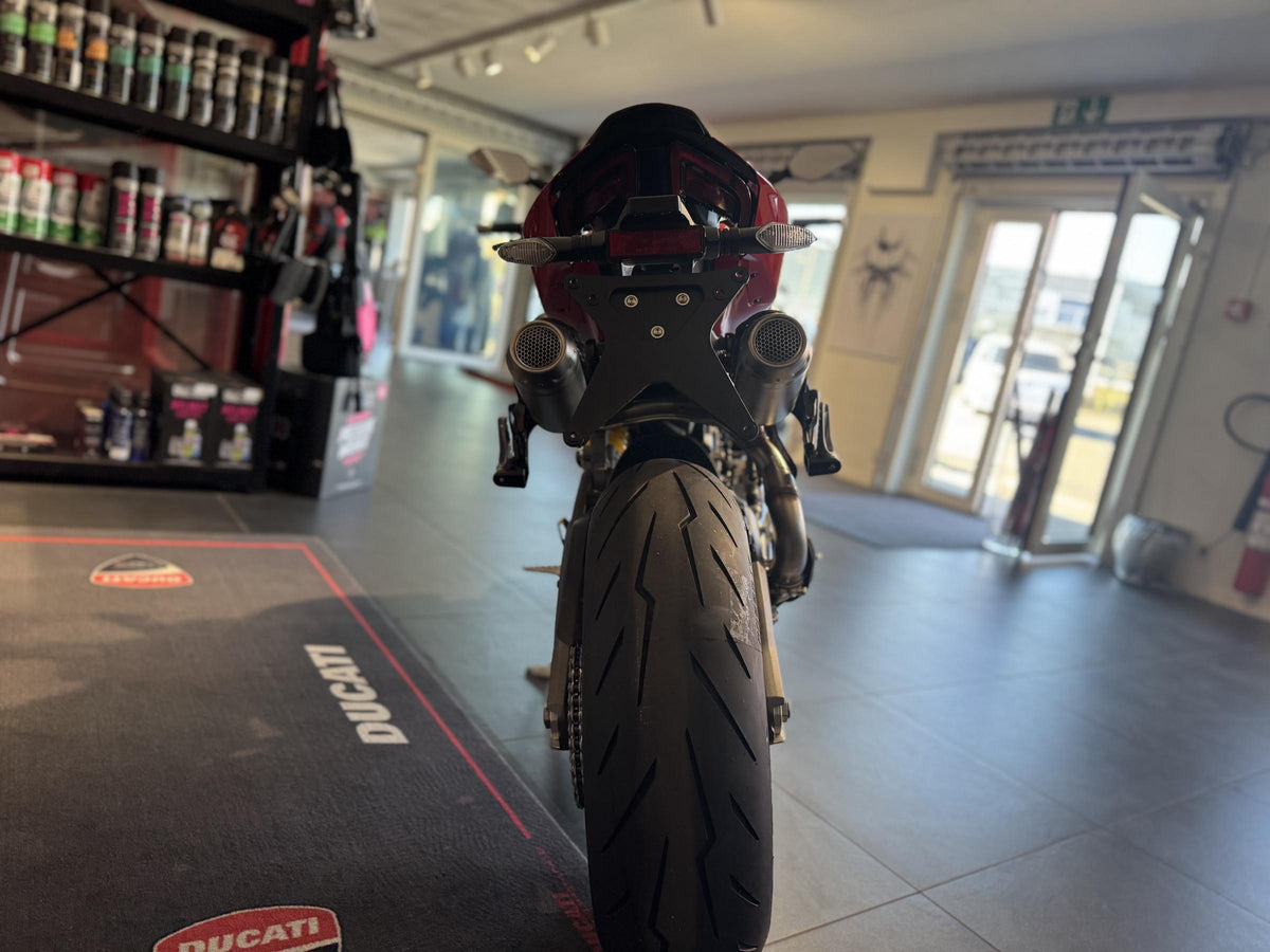 Ducati Streetfighter V2