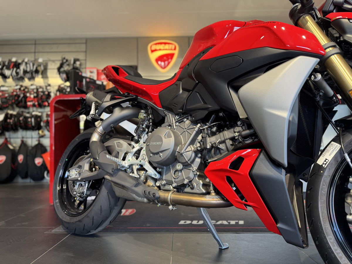 Ducati Streetfighter V2