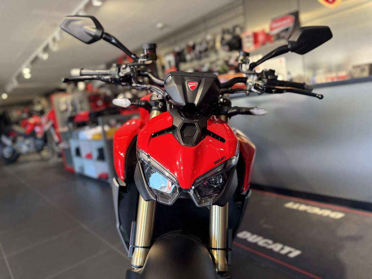 Ducati Streetfighter V2