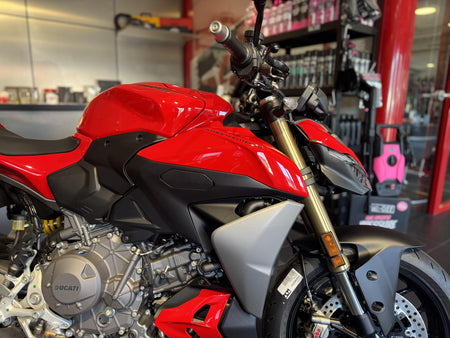 Ducati Streetfighter V2