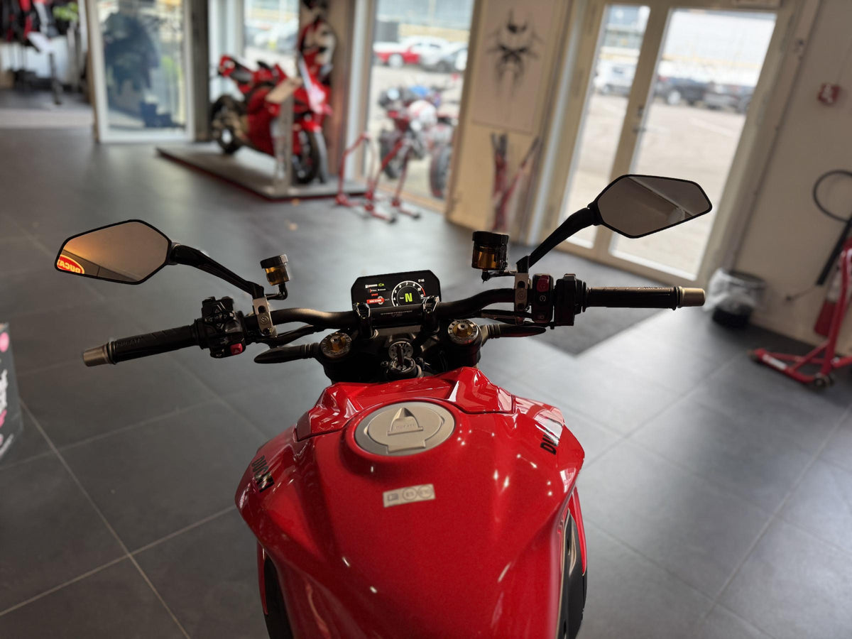 Ducati Streetfighter V2 S