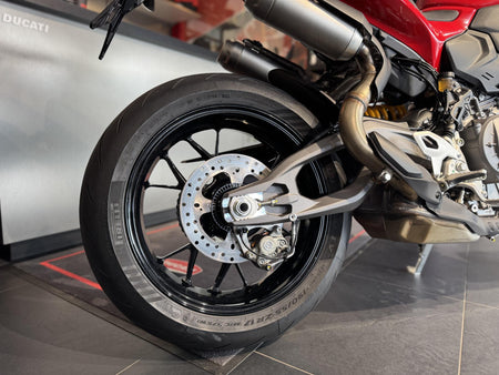 Ducati Streetfighter V2 S