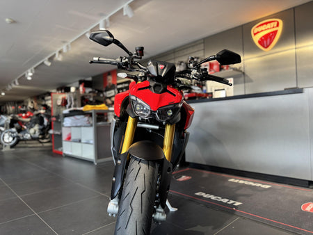 Ducati Streetfighter V2 S