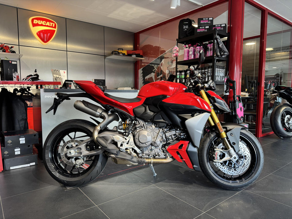 Ducati Streetfighter V2 S
