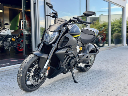 Ducati Diavel V4