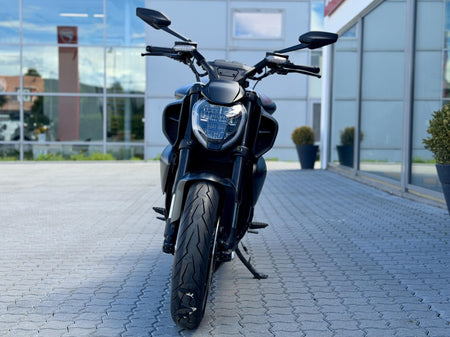 Ducati Diavel V4