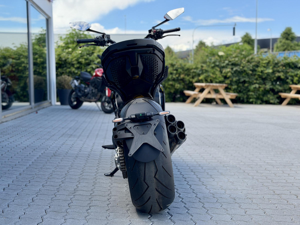 Ducati Diavel V4