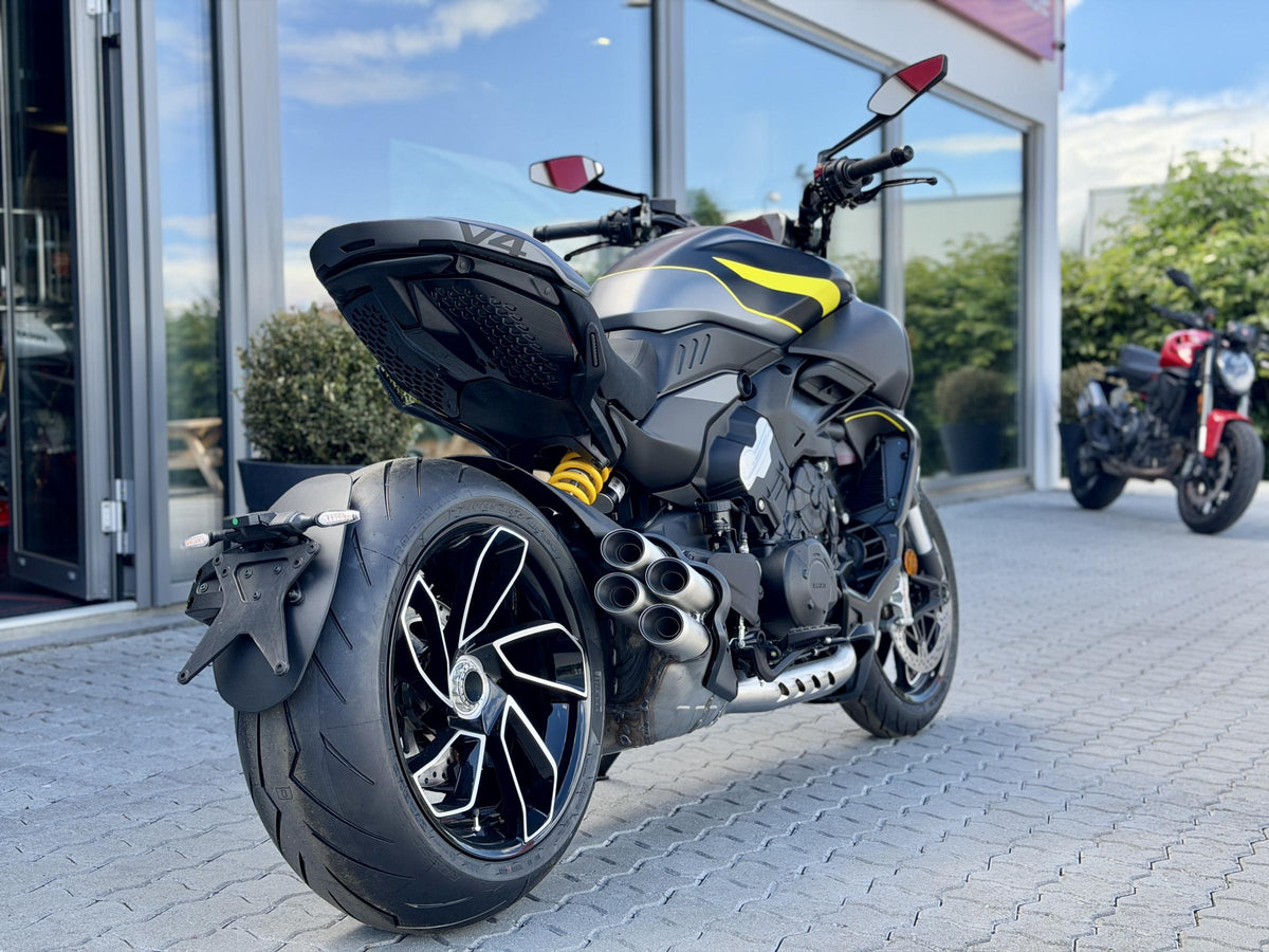 Ducati Diavel V4