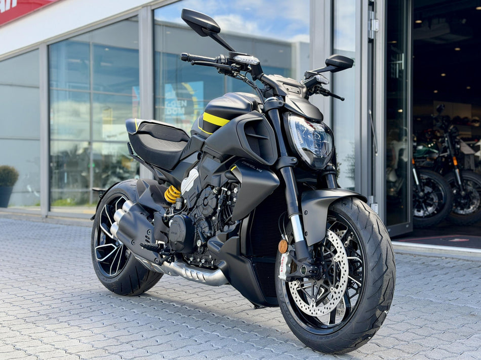 Ducati Diavel V4