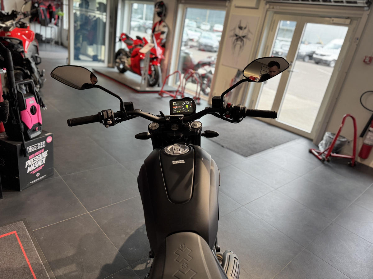 Ducati Scrambler Icon Dark Black Edition
