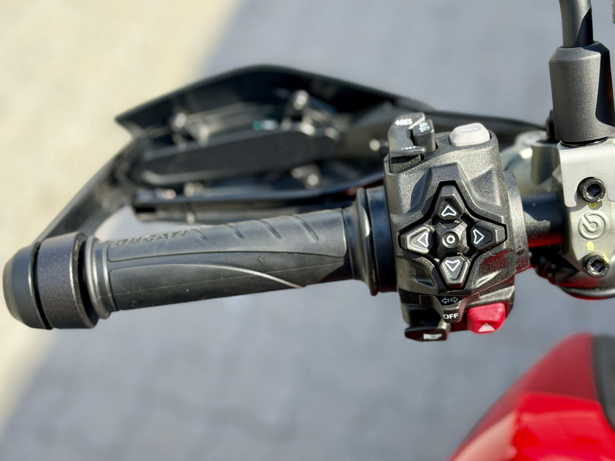 Ducati Hypermotard V2