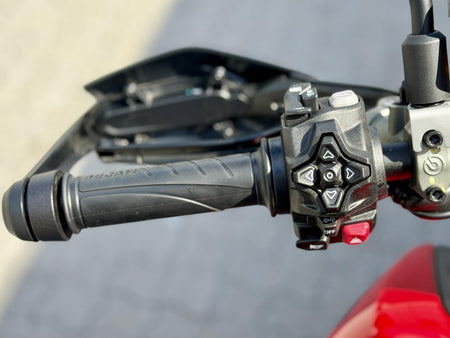 Ducati Hypermotard V2