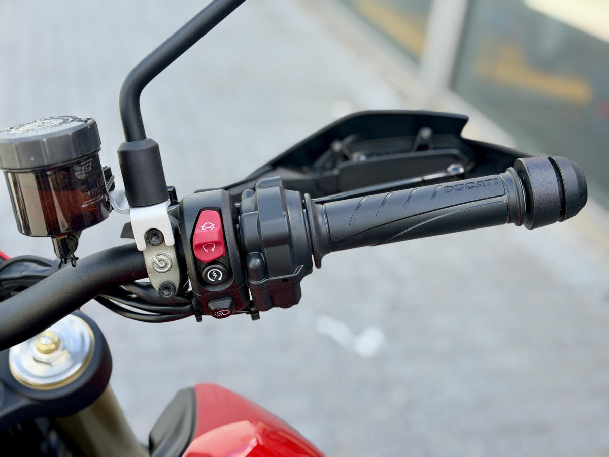 Ducati Hypermotard V2