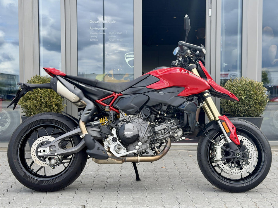 Ducati Hypermotard V2