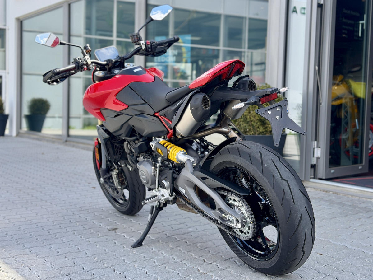 Ducati Hypermotard V2