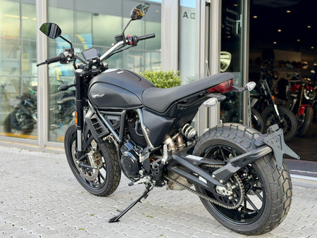 Ducati Scrambler Icon Dark