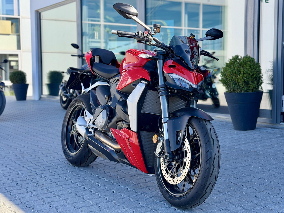 Ducati Streetfighter V2