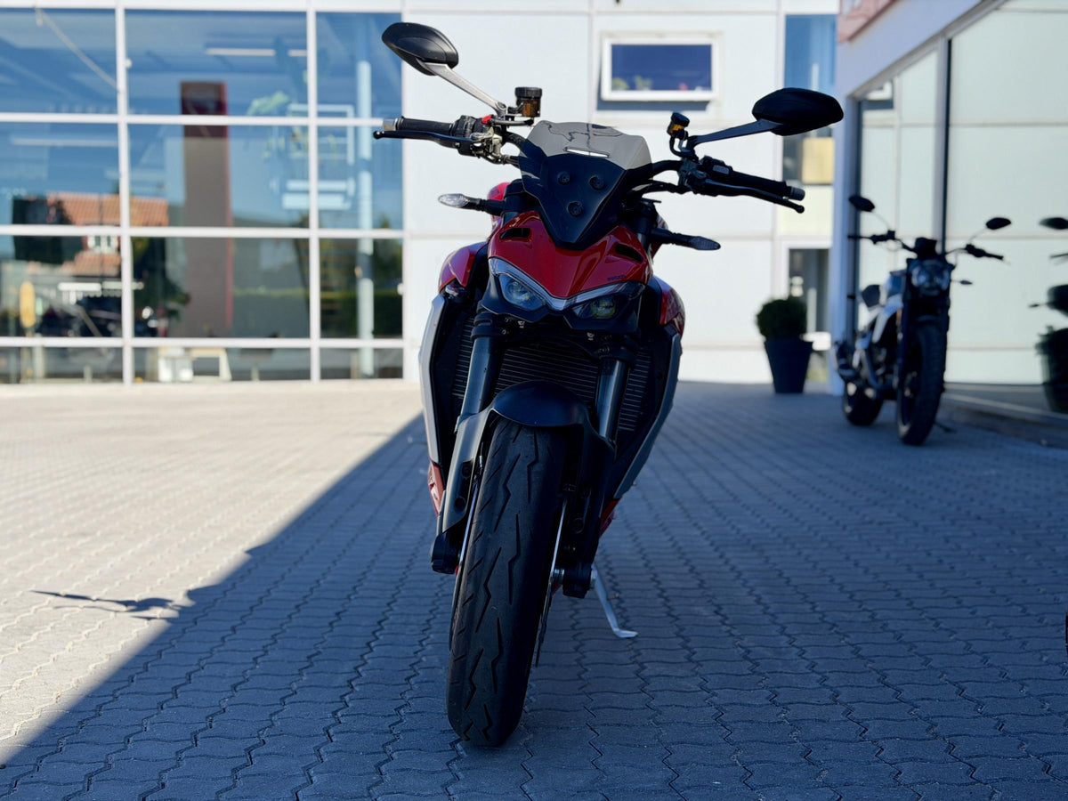 Ducati Streetfighter V2