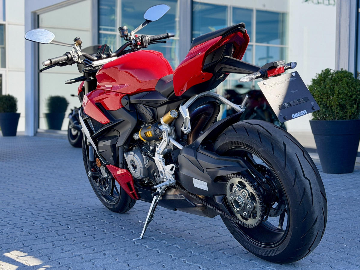 Ducati Streetfighter V2