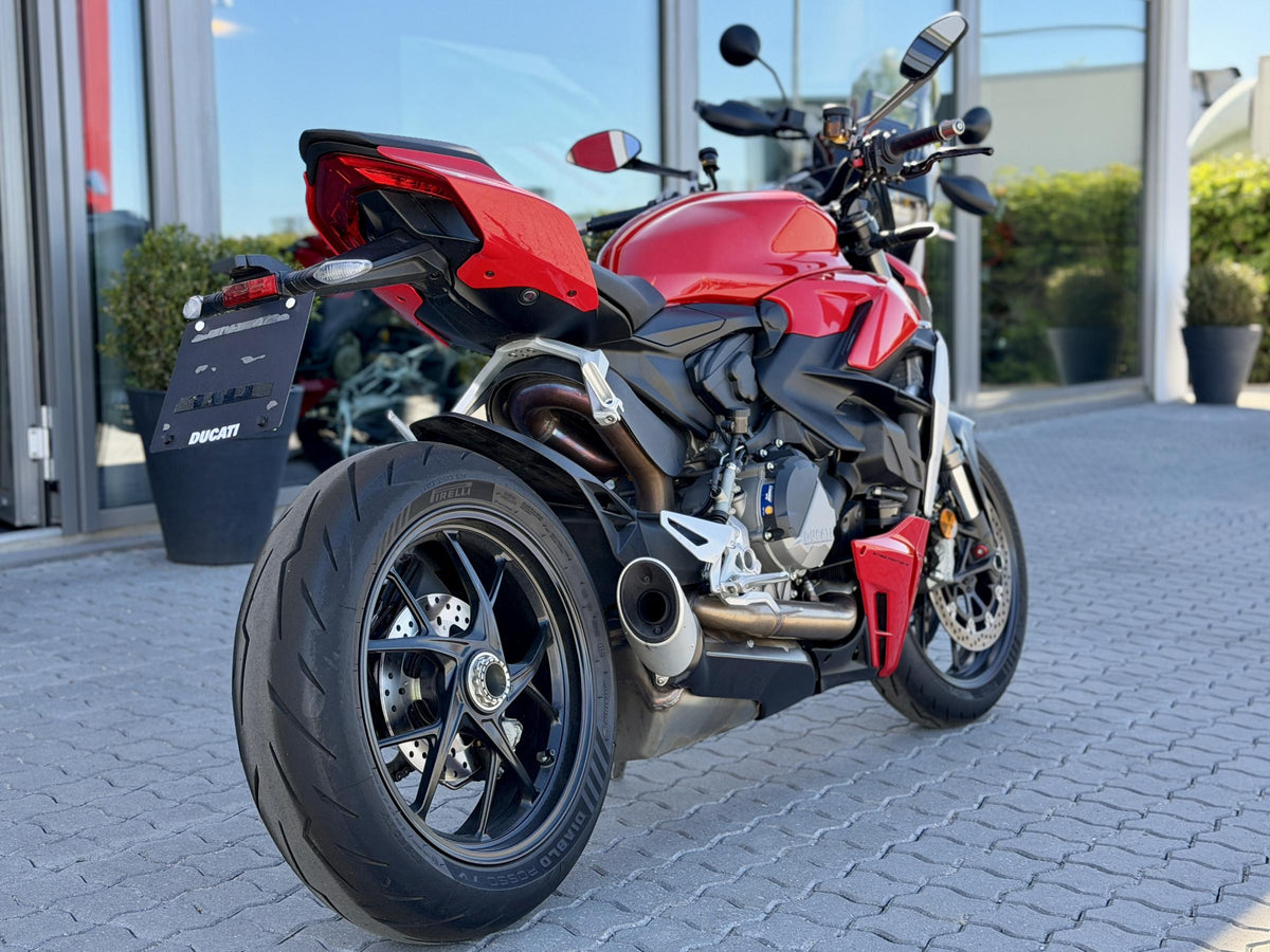 Ducati Streetfighter V2