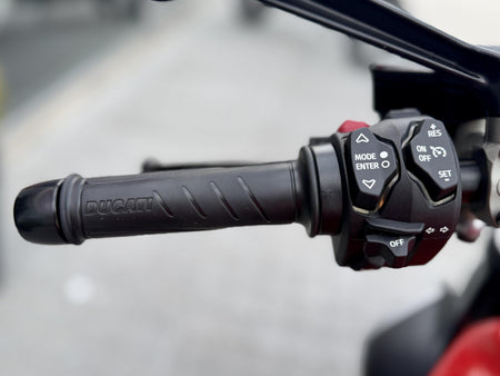 Ducati Diavel V4