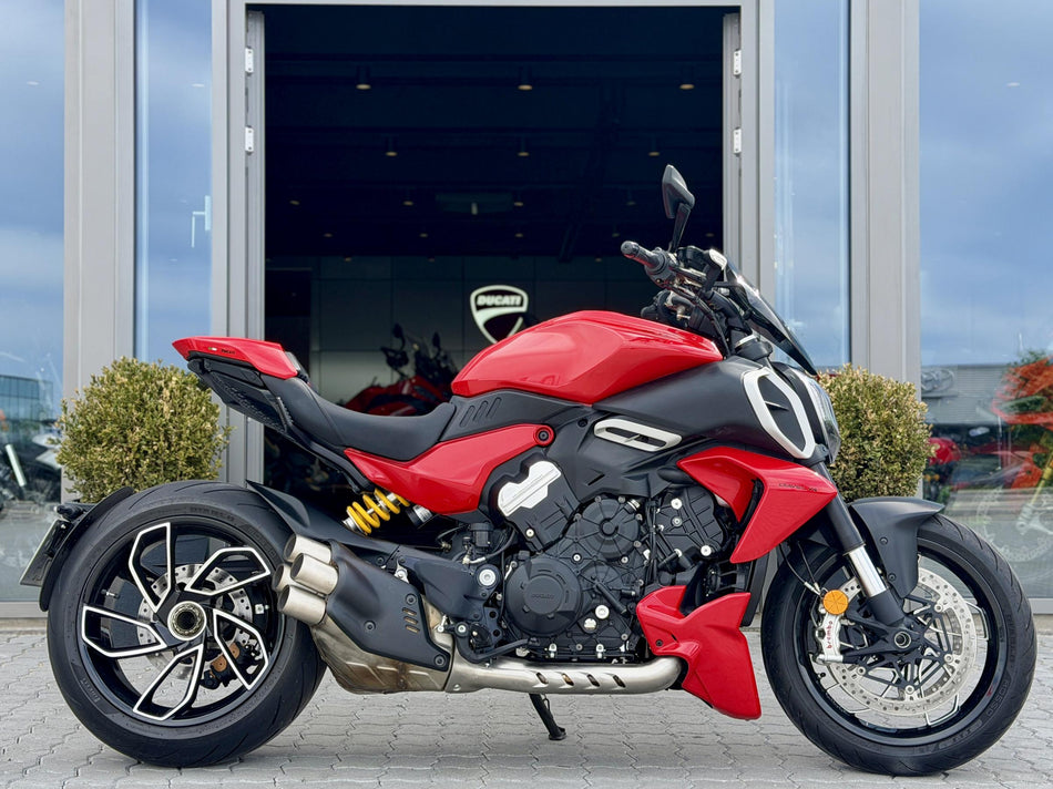 Ducati Diavel V4