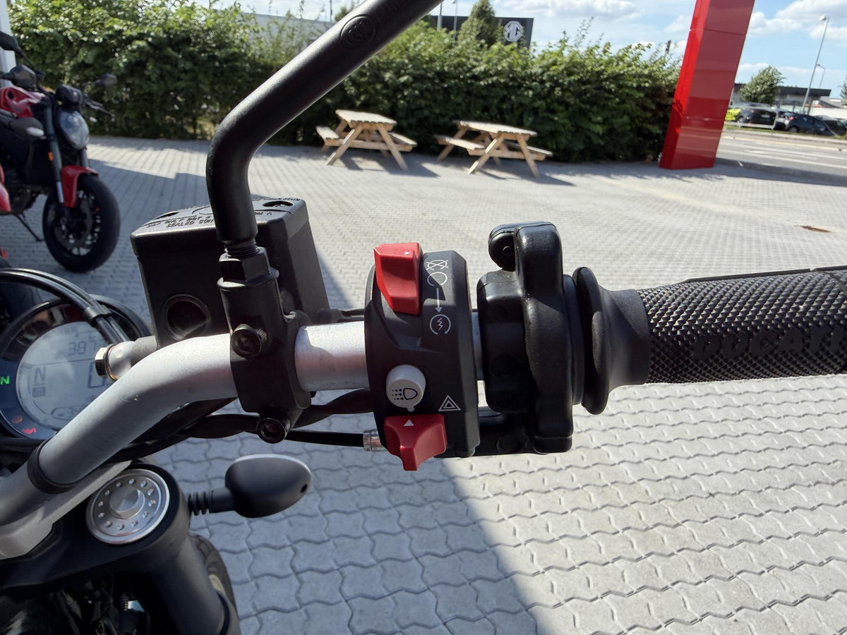 Ducati Scrambler Icon Dark
