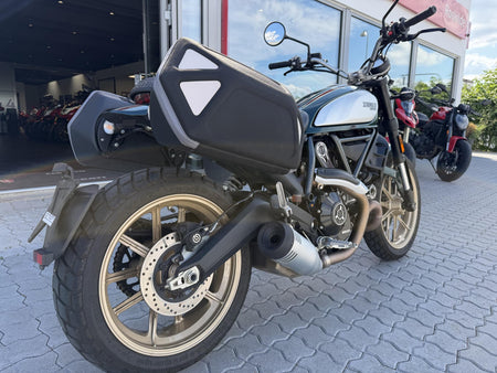 Ducati Scrambler Icon Dark