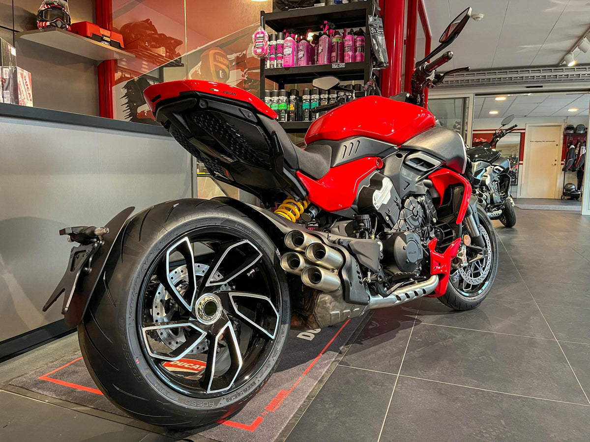 Ducati Diavel V4