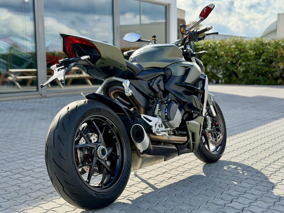 Ducati Streetfighter V2