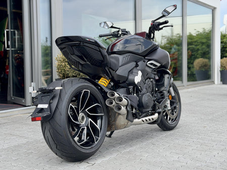 Ducati Diavel V4