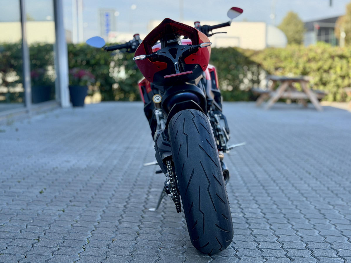 Ducati Streetfighter V2