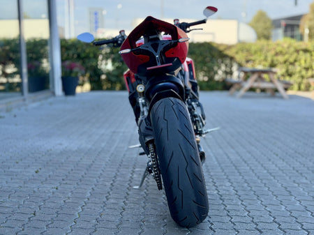 Ducati Streetfighter V2