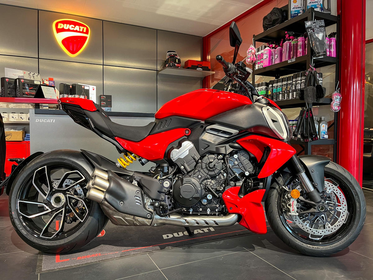 Ducati Diavel V4