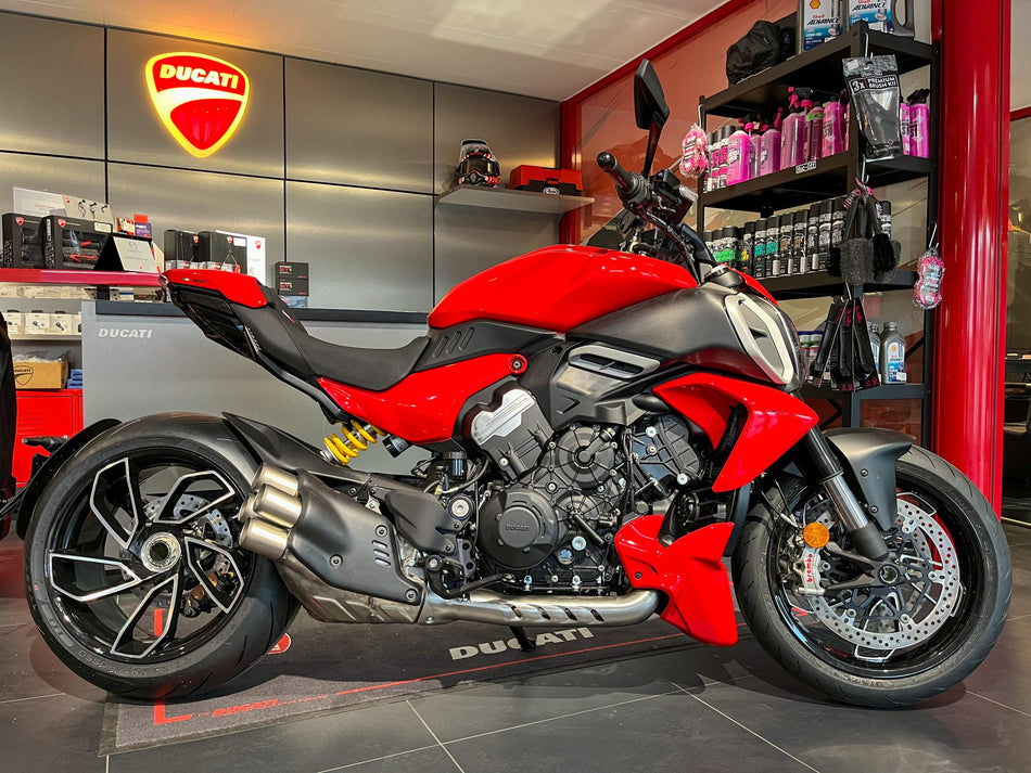Ducati Diavel V4