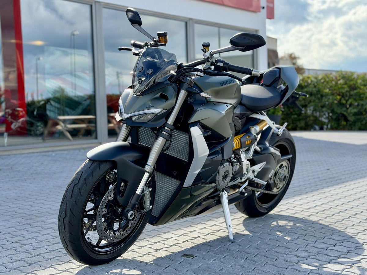 Ducati Streetfighter V2