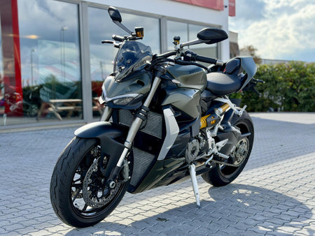 Ducati Streetfighter V2