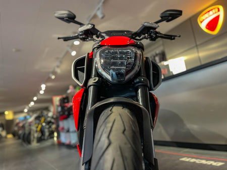 Ducati Diavel V4